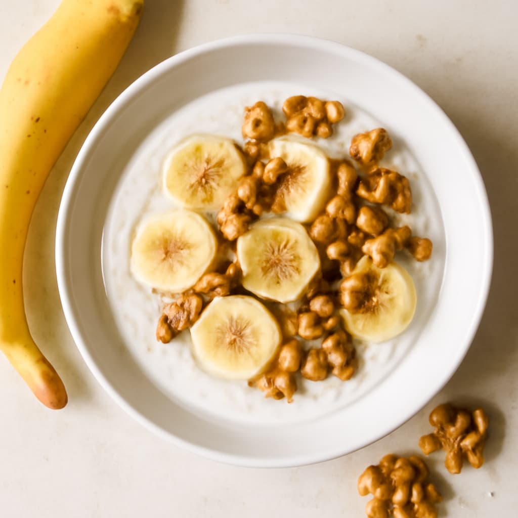 Yogurt with Banana and Walnut